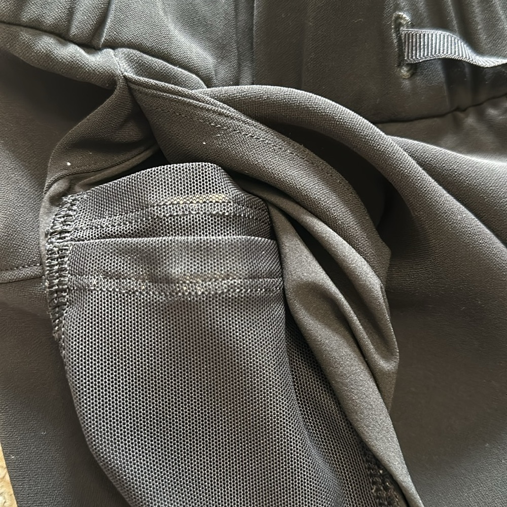 🏝️ Lululemon “ On the Fly” shorts 🏝️ - Picture 5 of 5
